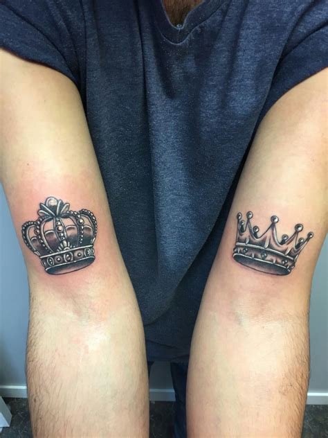 Tatuajes de coronas de reyes .